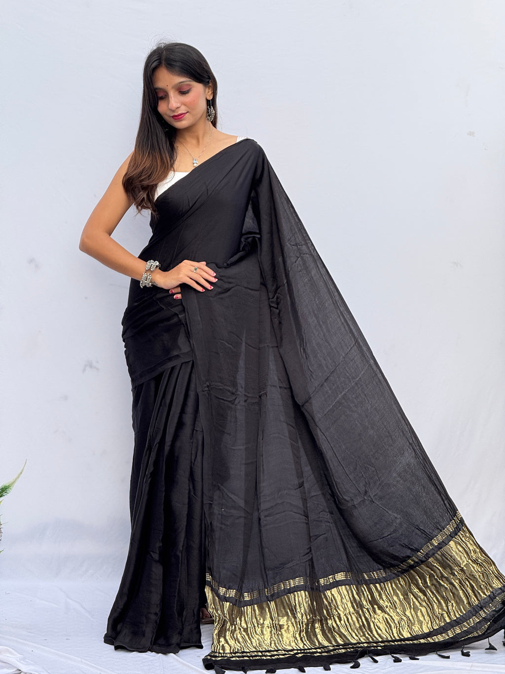 Plain Modal Silk Tissu Pallu Saree - Black