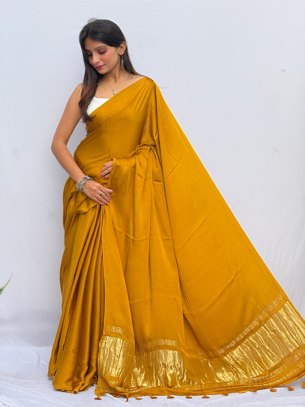 Plain Modal Silk Tissu Pallu Saree - Golden