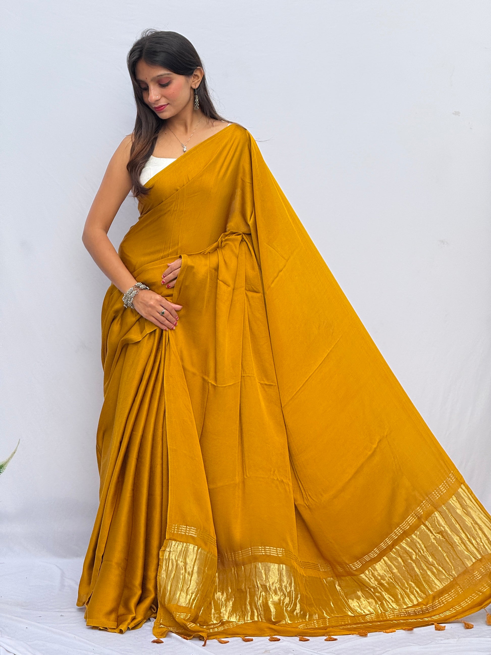 Plain Modal Silk Tissu Pallu Saree - Golden