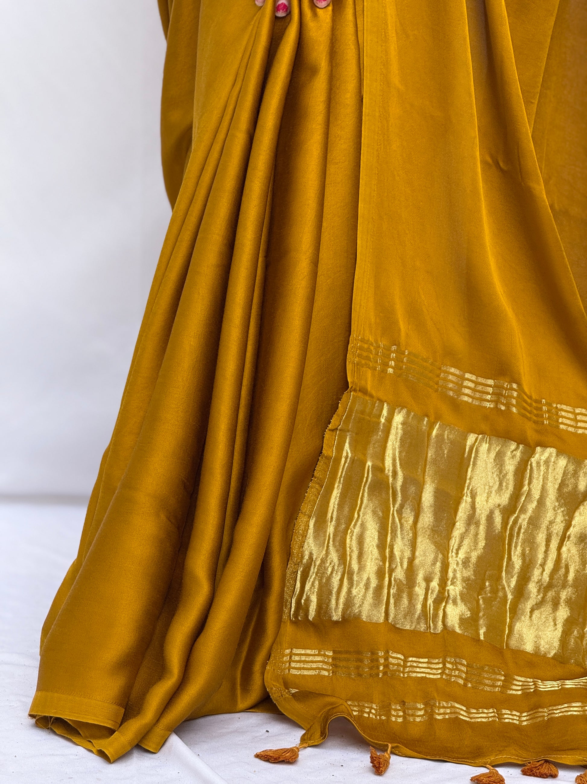 Plain Modal Silk Tissu Pallu Saree - Golden